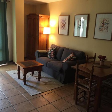 Apartamentos Turisticos San Juan De La Pena Santa Cruz De La Seros Ngoại thất bức ảnh