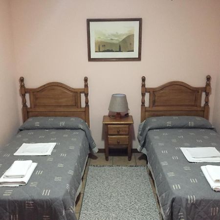 Apartamentos Turisticos San Juan De La Pena Santa Cruz De La Seros Ngoại thất bức ảnh