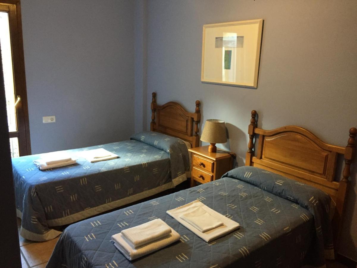 Apartamentos Turisticos San Juan De La Pena Santa Cruz De La Seros Ngoại thất bức ảnh