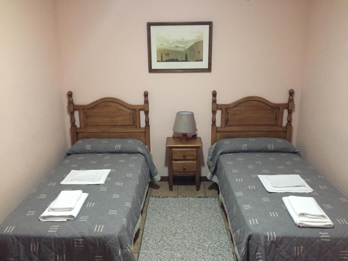 Apartamentos Turisticos San Juan De La Pena Santa Cruz De La Seros Ngoại thất bức ảnh