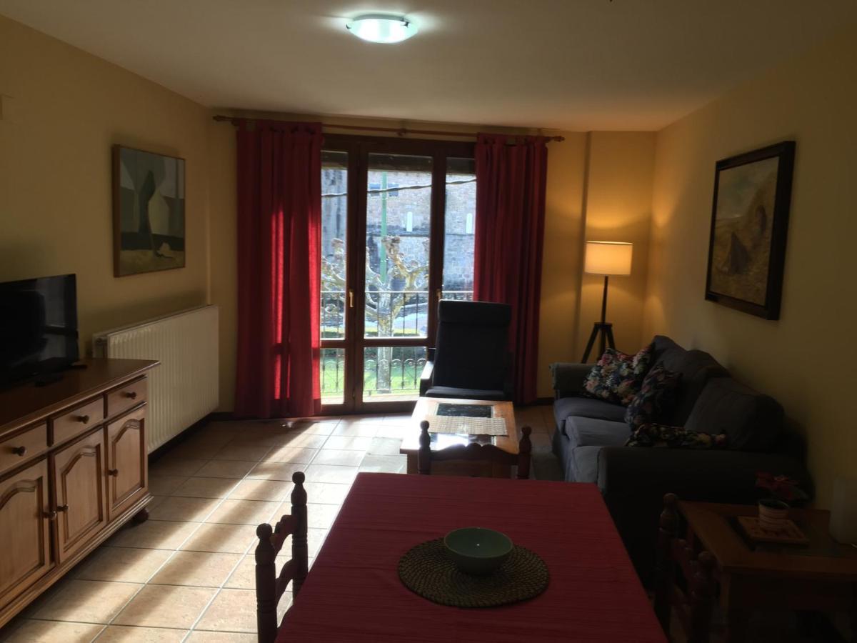 Apartamentos Turisticos San Juan De La Pena Santa Cruz De La Seros Ngoại thất bức ảnh