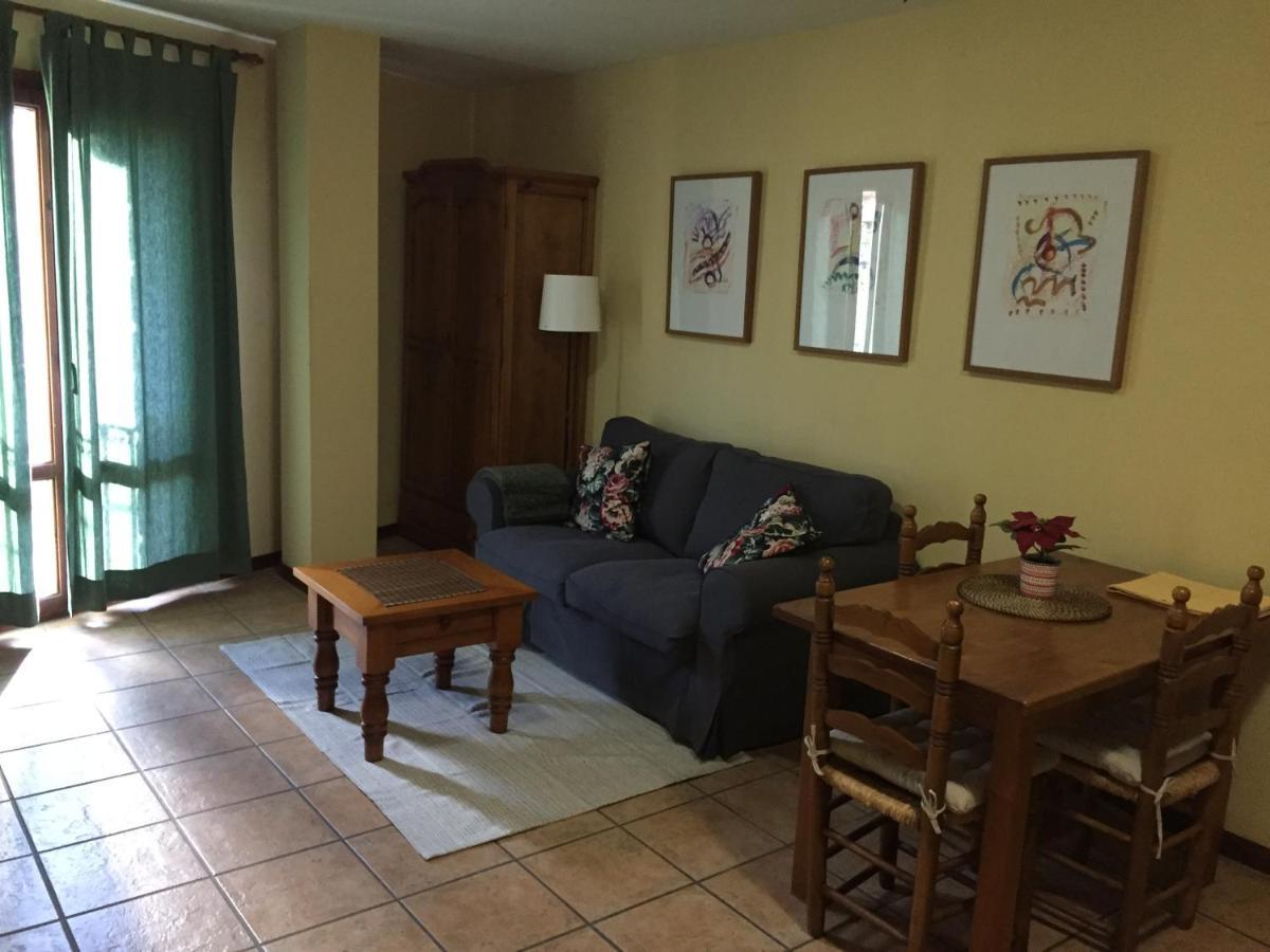 Apartamentos Turisticos San Juan De La Pena Santa Cruz De La Seros Ngoại thất bức ảnh